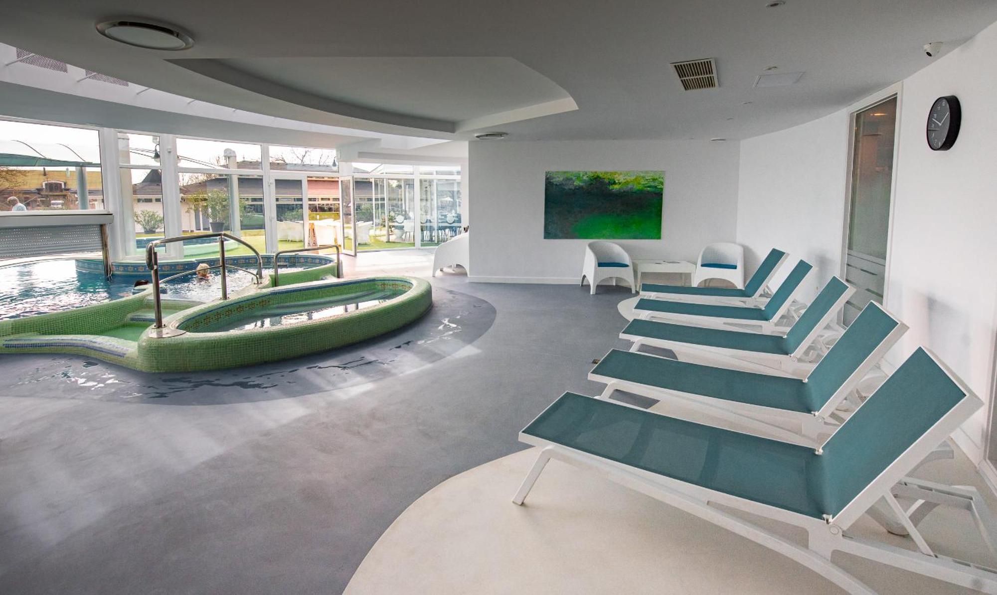 Liget Wellness Es Konferencia Hotel Szarvas Exterior photo
