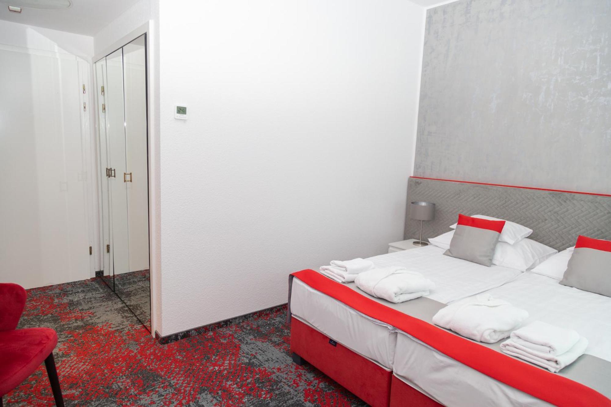 Liget Wellness Es Konferencia Hotel Szarvas Exterior photo