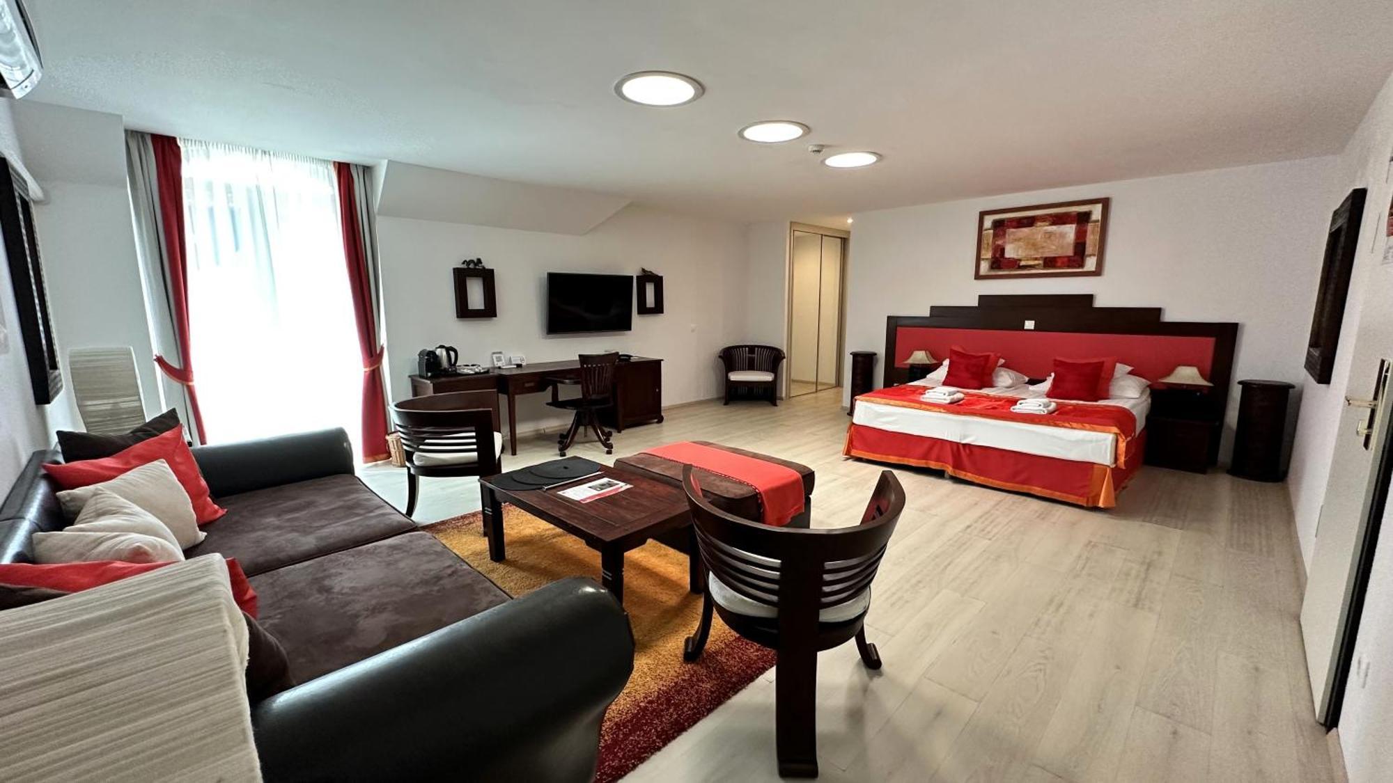Liget Wellness Es Konferencia Hotel Szarvas Exterior photo
